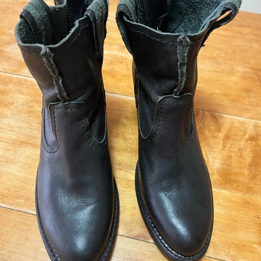 Frye zip-up ankle boots - Picture 3 of 9